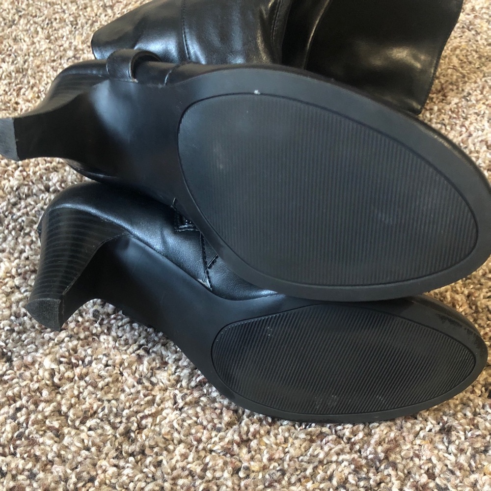 Black Boots - Picture 3 of 6